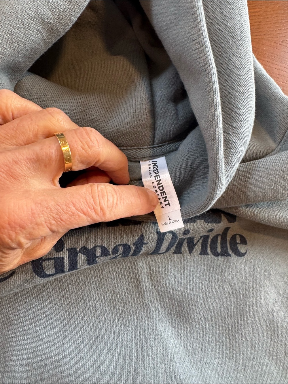 'The Great Divide' Light Blue Hooded Sweatshirt large unisex - Picture 3 of 7